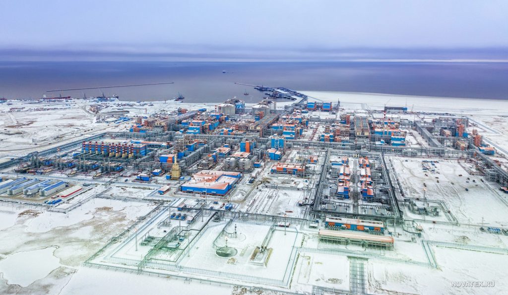 ЕС запретил поставки в РФ оборудования для СПГ-сектора и нефтепереработки