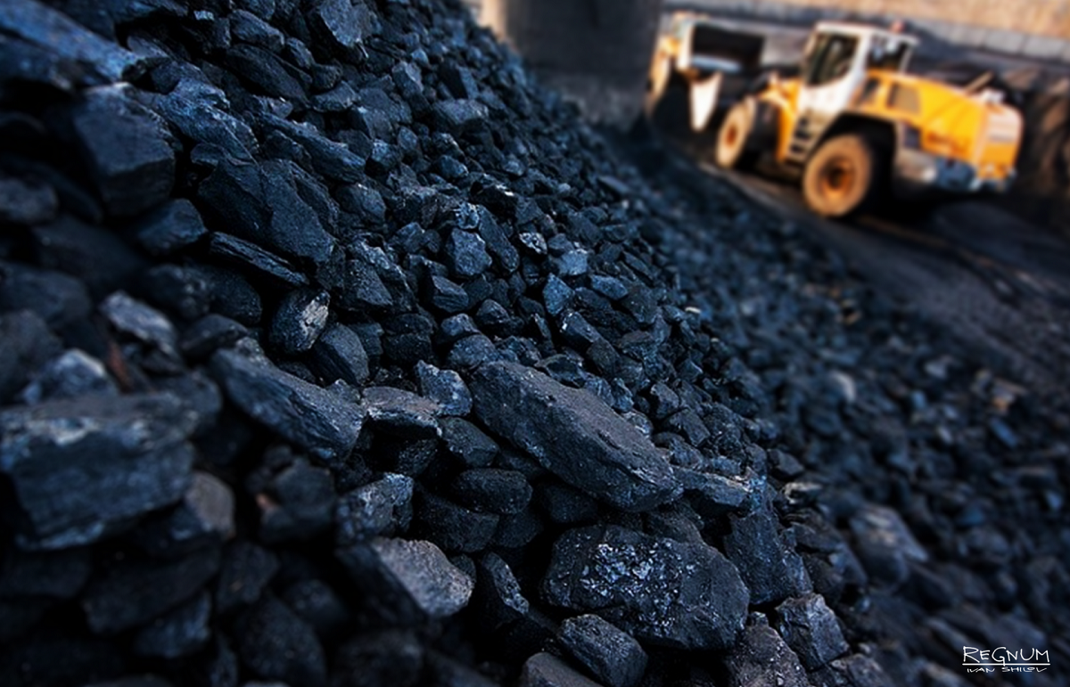 Китай в марте увеличил добычу угля на 15%