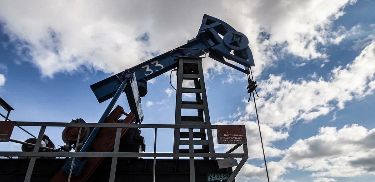 МЭА: мировой рынок нефти впервые за два года ушел в дефицит