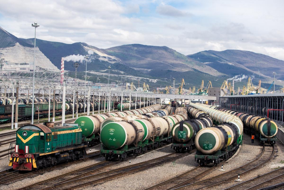 Россия в марте увеличила поставки нефтепродуктов в Китай и Казахстан