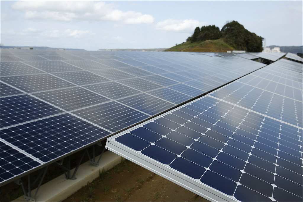 США и ЕС могут инвестировать $262 млрд в производство комплектующих для солнечных электростанций