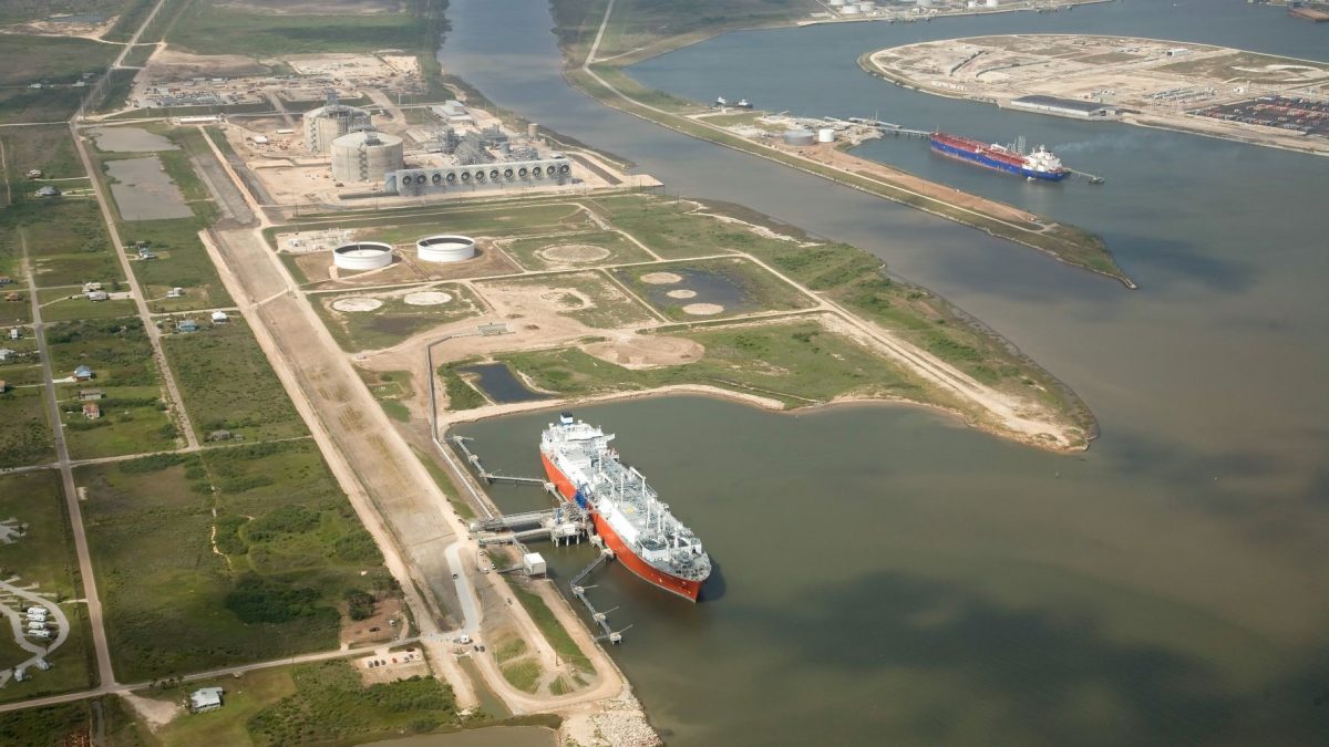 Терминал Freeport LNG в США не восстановит работу на полную мощность до конца 2022г