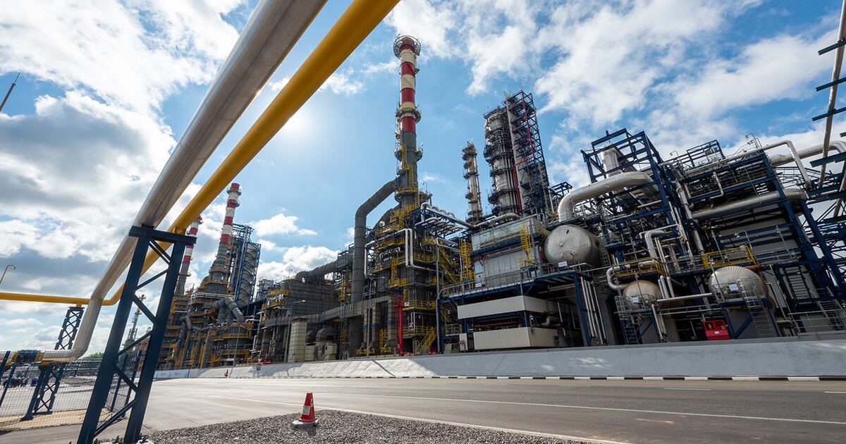 "Газпром нефть" инвестирует в модернизацию Московского НПЗ  500 млрд рублей