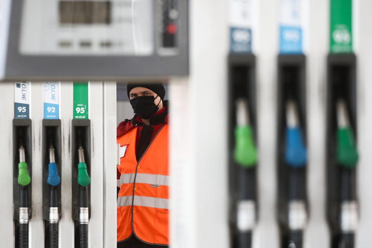 Эксперт: рост цены бензина в 2023 году будет ниже инфляции