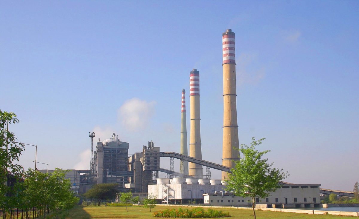 Более 150 индийских электростанций испытывают острую нехватку угля