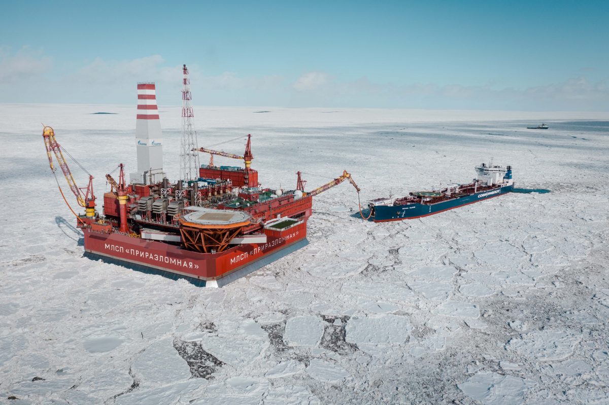 "Газпром нефть" открыла центр управления добычей нефти для проекта "Приразломная"