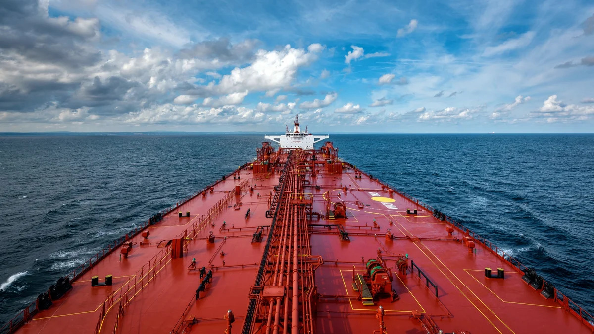 Россия к концу года может нарастить долю своих судов для транспортировки нефти до 66-75%