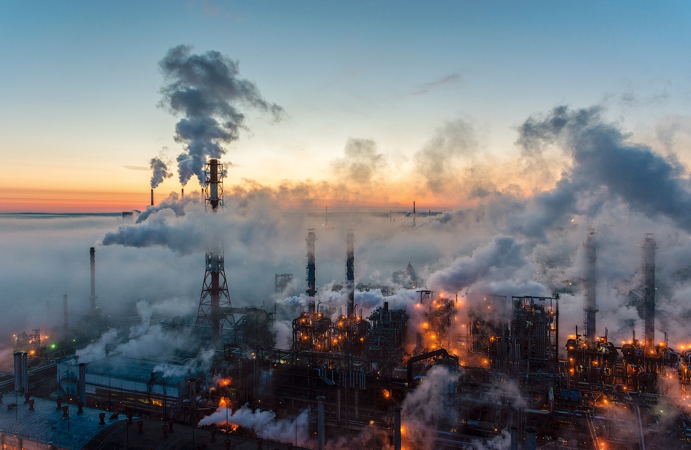 Производство бензина и дизтоплива в России держится на многолетних максимумах