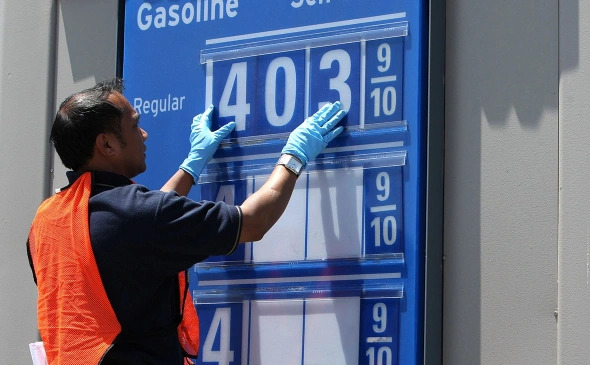 Ценовой бум на бензин в США может вернуться летом 2023 г из-за низких запасов