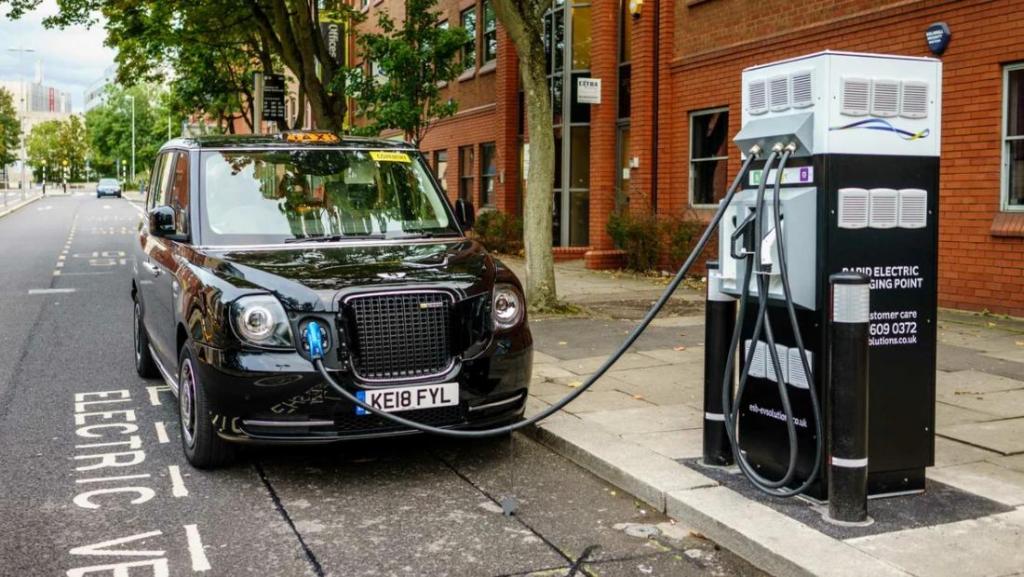 Великобритания боится отстать в гонке по производству электромобилей