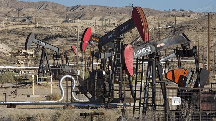 США ждут роста добычи нефти в стране в 2023 году на 100 тыс. б/с