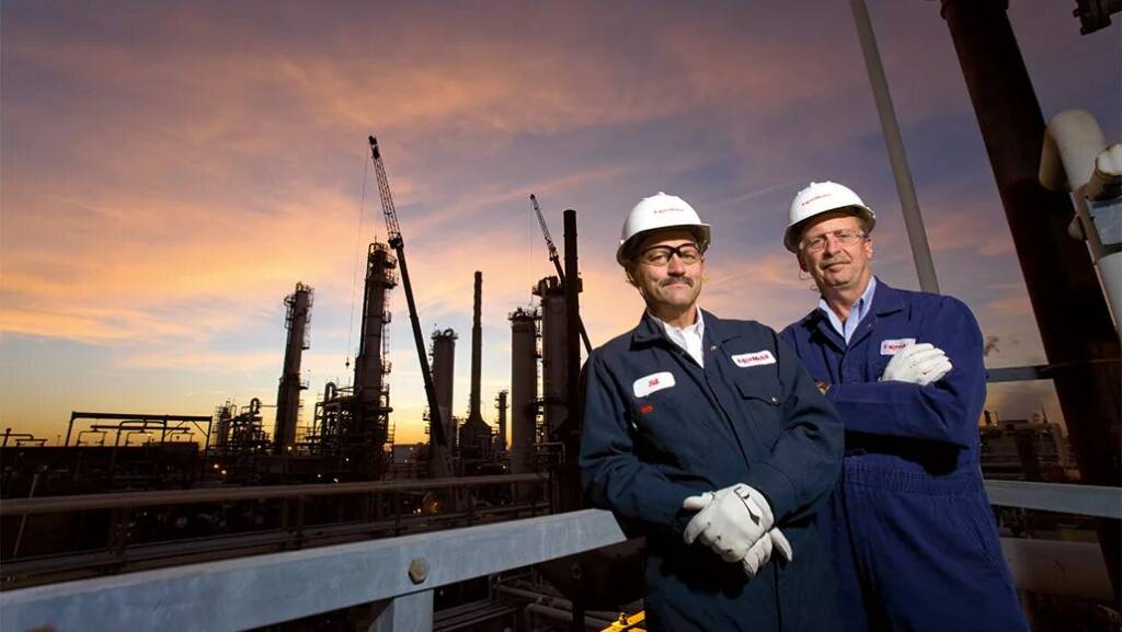 Руководство ExxonMobil переедет в более простой офис в целях экономии