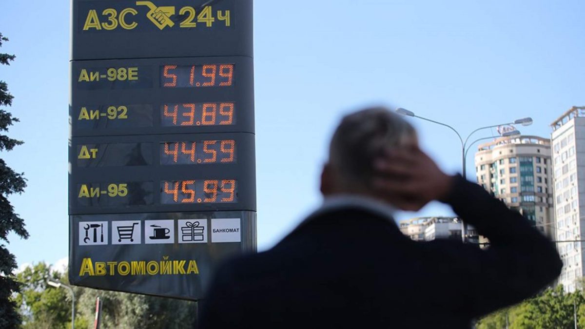 ФАС хочет заставить нефтяников сдержать цены на топливо