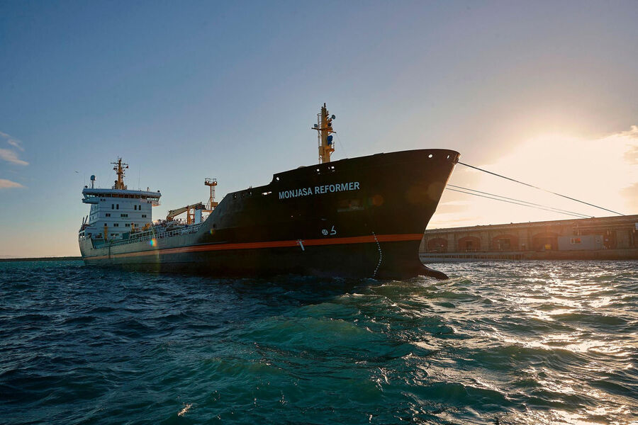 Страховые компании подняли стоимость услуг для перевозки нефти по Черному морю
