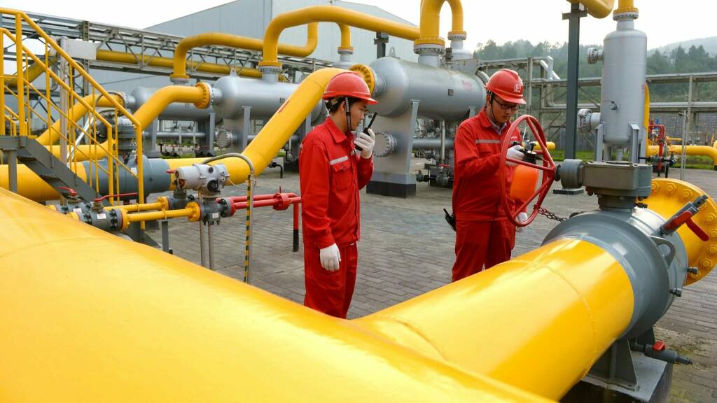 Китай в июле нарастил переработку нефти на 17,4%