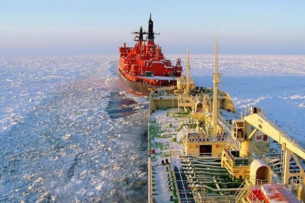 "Газпром нефть" продолжит отгрузки нефти из портов Балтики по СМП на восток