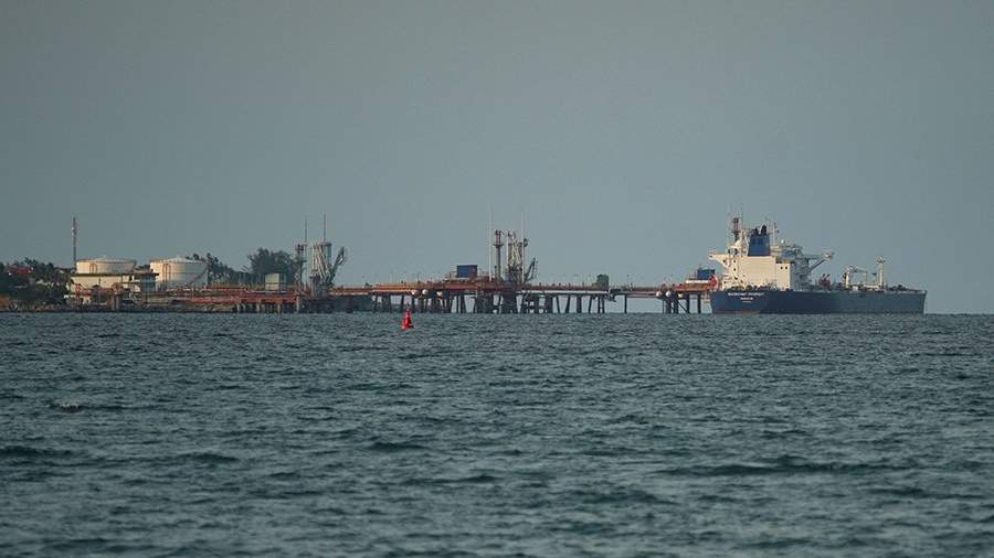 Танкер с российской нефтью впервые за несколько лет пришвартовался в порту Бразилии
