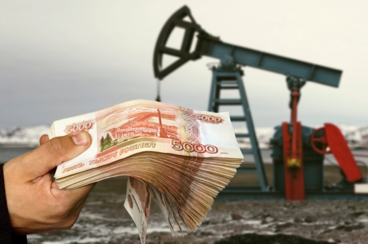 Росстат раскрыл, насколько зарплаты в нефтегазе выше средних по России