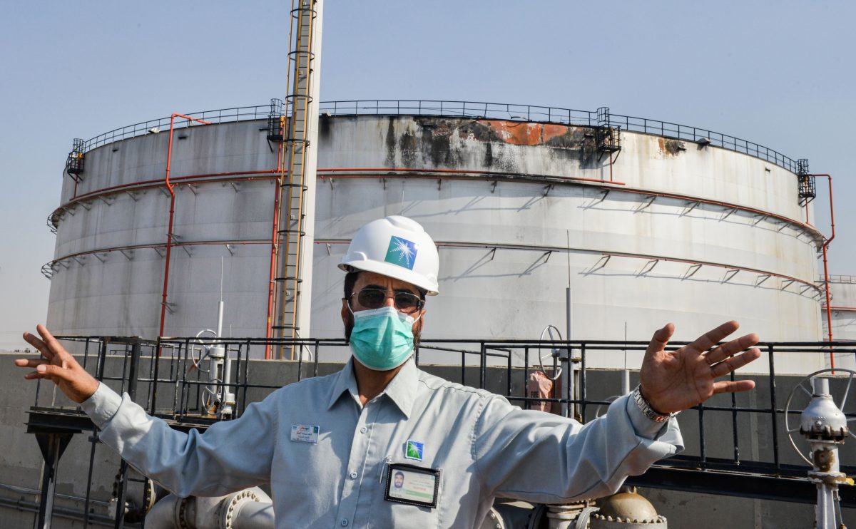 Саудовская Аравия продлит добровольные сокращения нефтедобычи как минимум на I кв. 2024 г