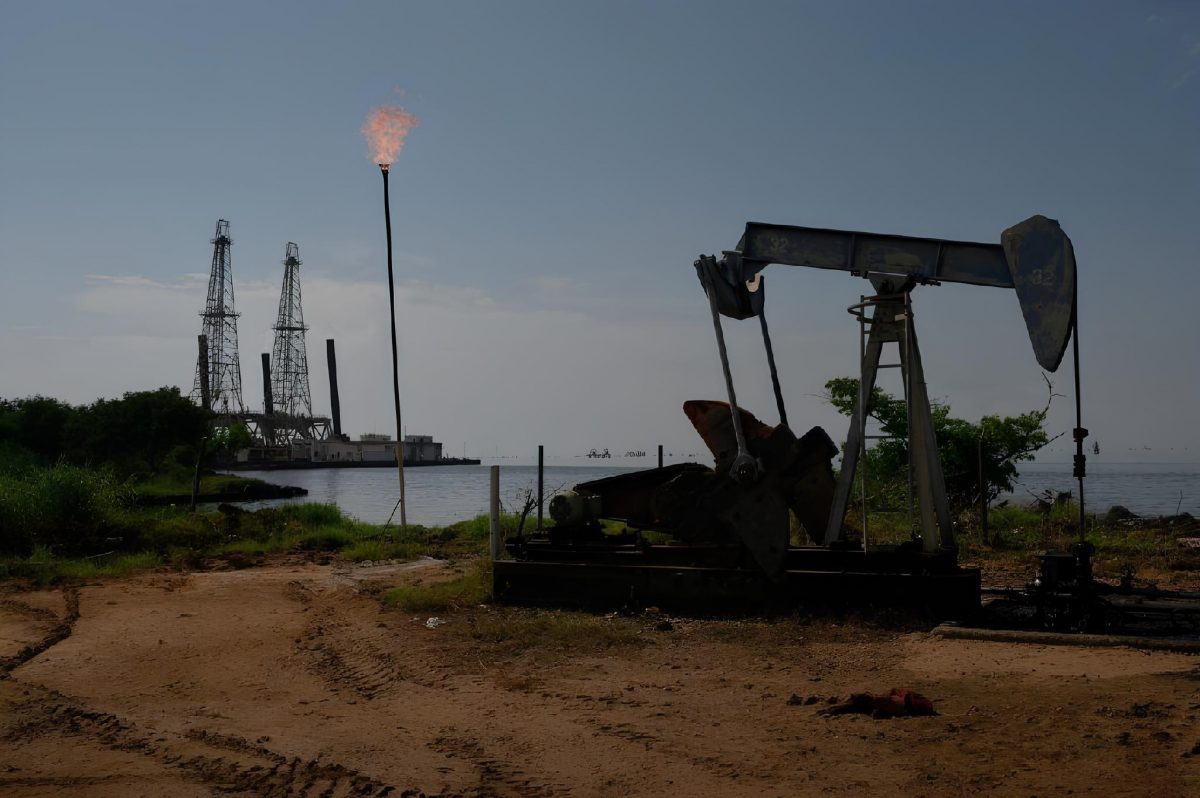 Repsol и Eni готовы возобновить долгосрочные нефтяные сделки с Венесуэлой