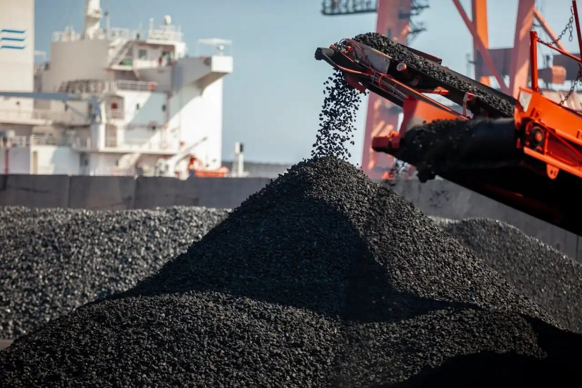 Аналитики оценили эффект от отмены курсовых пошлин на уголь