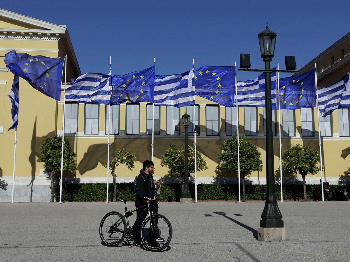 Греция хочет выбить с "Газпрома" скидку на газ спустя два года
