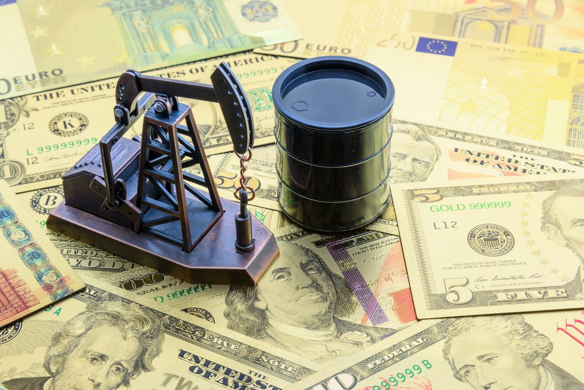 Цена нефти балансирует в комфортных значениях около $90 за баррель