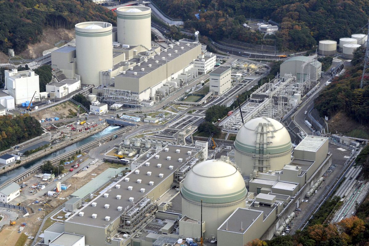 Япония продлила срок эксплуатации реакторов АЭС "Такахама"