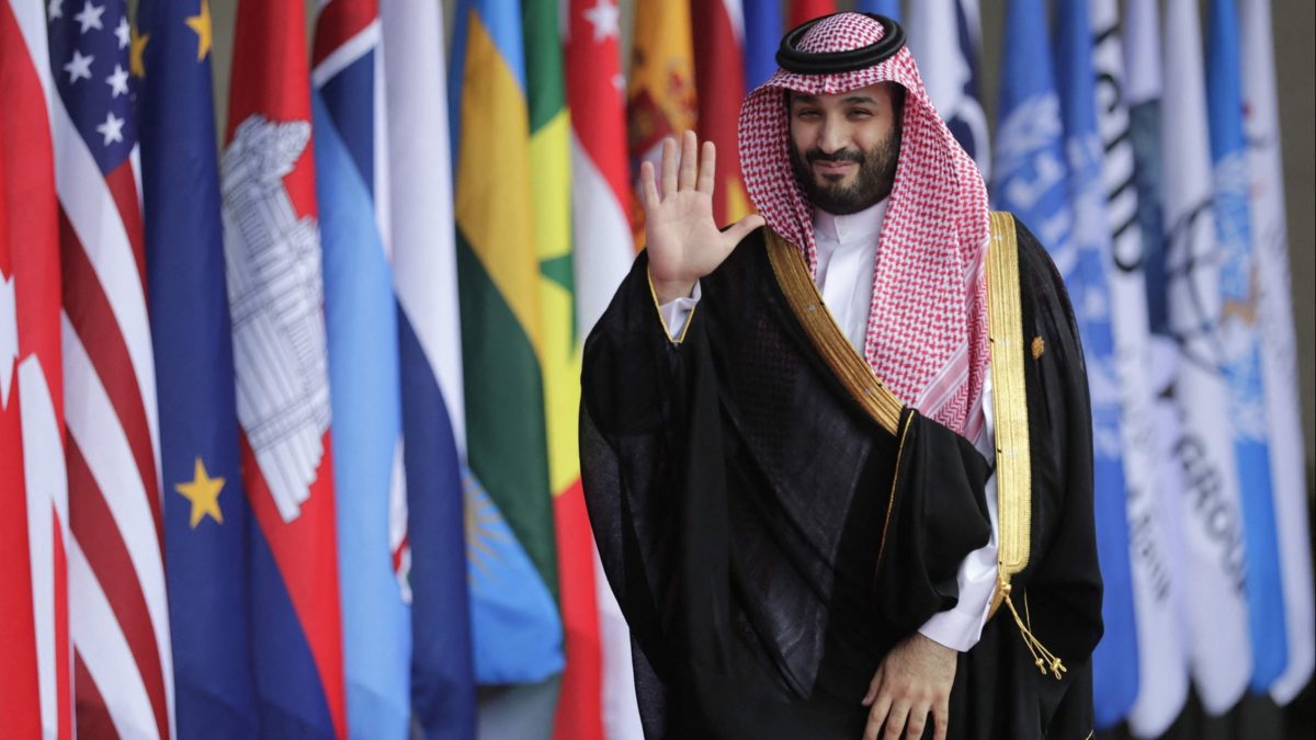 Саудовская Аравия выручит не менее $11,2 млрд от продажи акций Saudi Aramco
