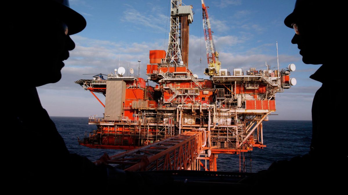 Нефтегаз Британии сигналит властям о рисках отказа от ископаемого топлива
