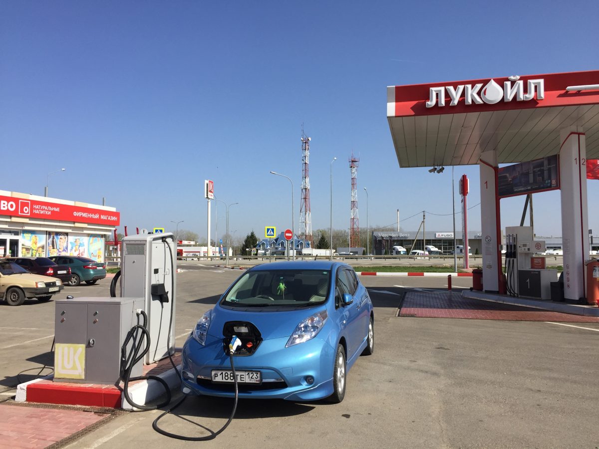 "Лукойл" нарастил сеть электрозаправок в 1,7 раза