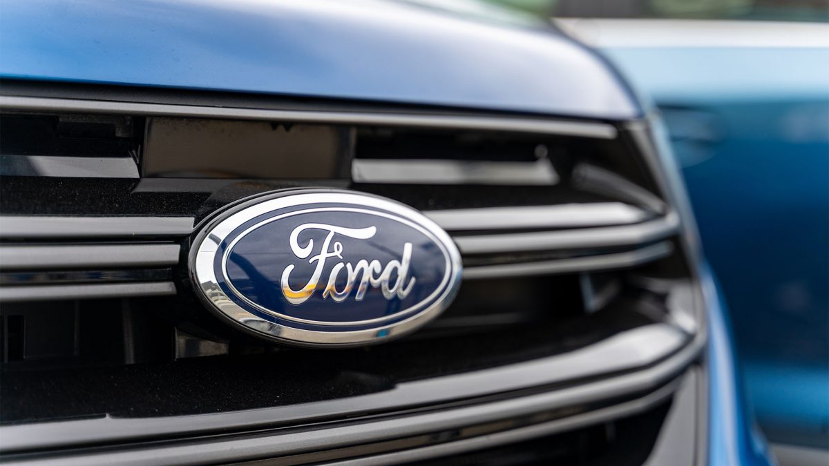 Ford отзывает почти 700 тыс. кроссоверов в США из-за утечки топлива