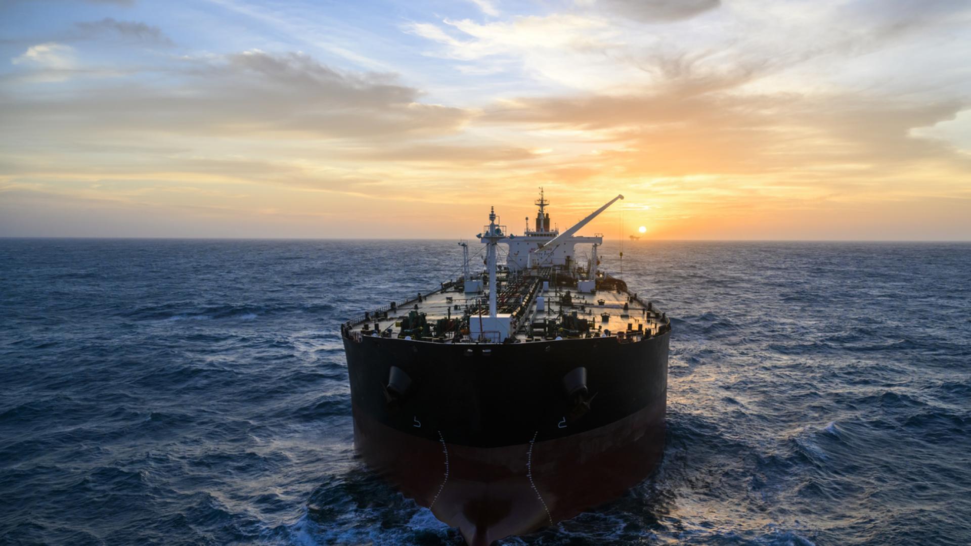 Геополитическое напряжение удерживает цены на нефть