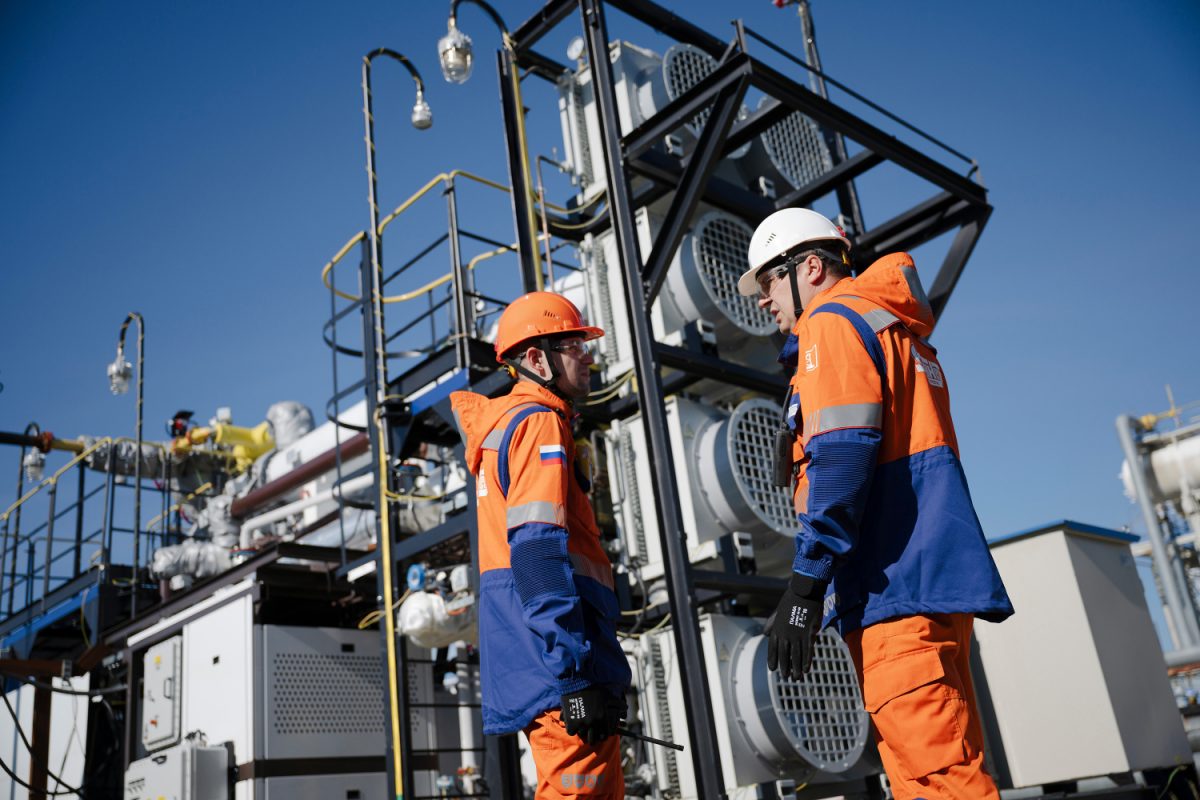 В Югре внедрили новую технологию для экологичной переработки попутного газа