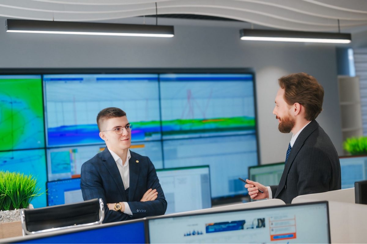 Сотрудники «Мегионнефтегаза» в центре управления производством