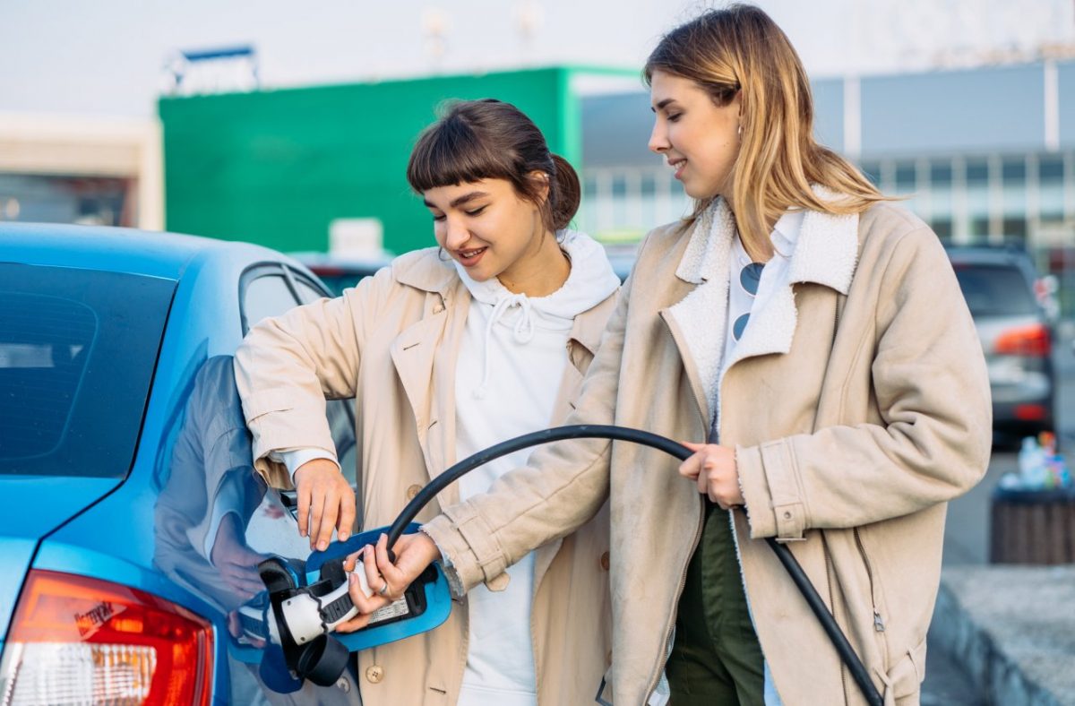 Правительство рассматривает введение льготных топливных карт для многодетных