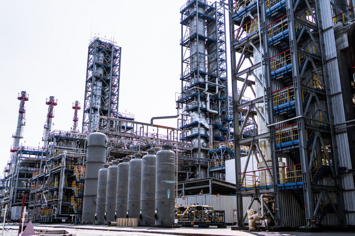 Тюменский НПЗ в 2025 году увеличил выпуск бензинов почти на четверть