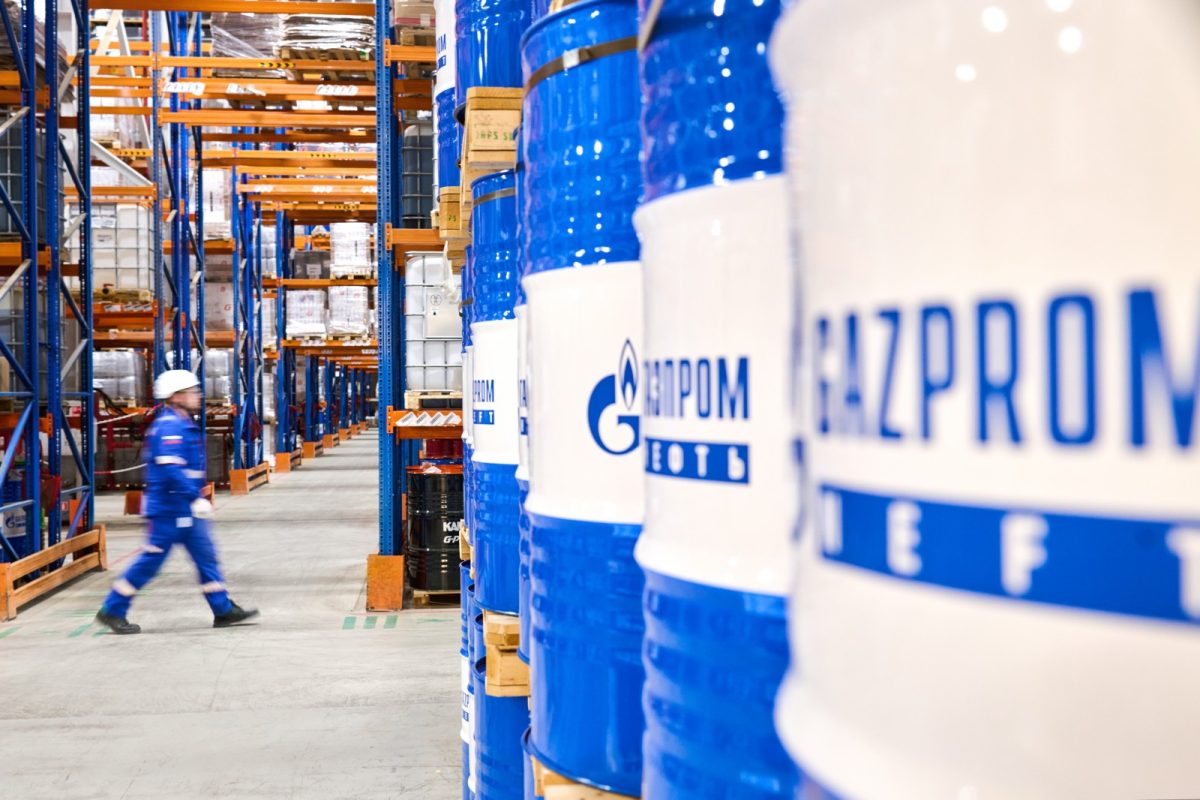 «Газпром нефть» начала первой в России выпускать трансформаторные масла высшей очистки